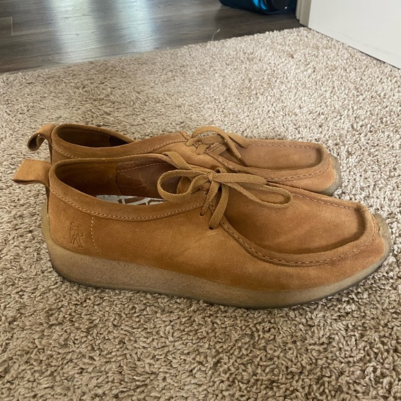 Clarks - Picture 2 of 7